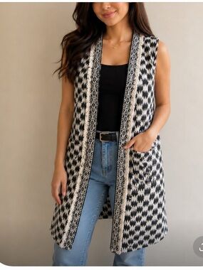 Atmosphere Black and White Vest
